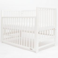   Gyerek kiságy New Baby BASIC leengedhető oldalráccsal fehér