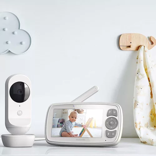 Motorola bébiőr kamerás 4,3inch színes kijelzővel VM34