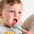 Nattou ujjra húzható szilikon fogkefe kék-aqua