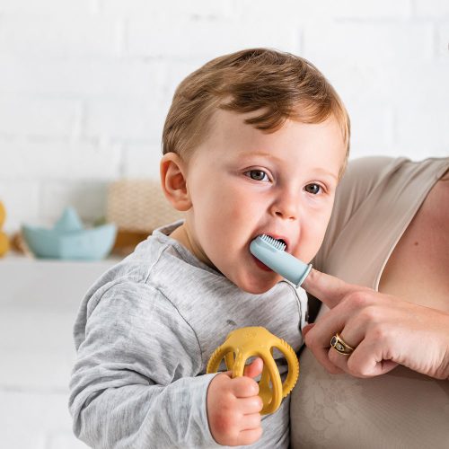 Nattou ujjra húzható szilikon fogkefe kék-aqua