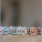 BIBS játszócumi – Boheme natúr kaucsuk 0-6 hó pasztellkék és óceán 2 db