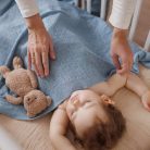 BabyOno babatakaró bambusz kötött 75x100cm kék 1673/04