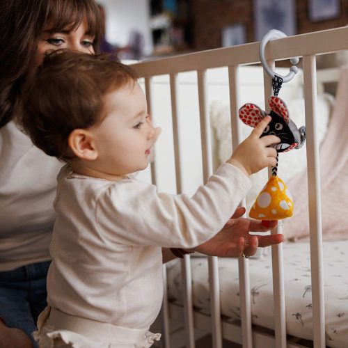 BabyOno függő csörgő kontrasztos színekkel MOUSE 1676