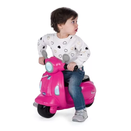 Vespa Primavera robogó 1-3 év lábbal hajtós rózsaszín