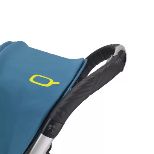 Quinny LDN dizájn babakocsi ajándék-karfával 15 kg-ig városi barangoláshoz